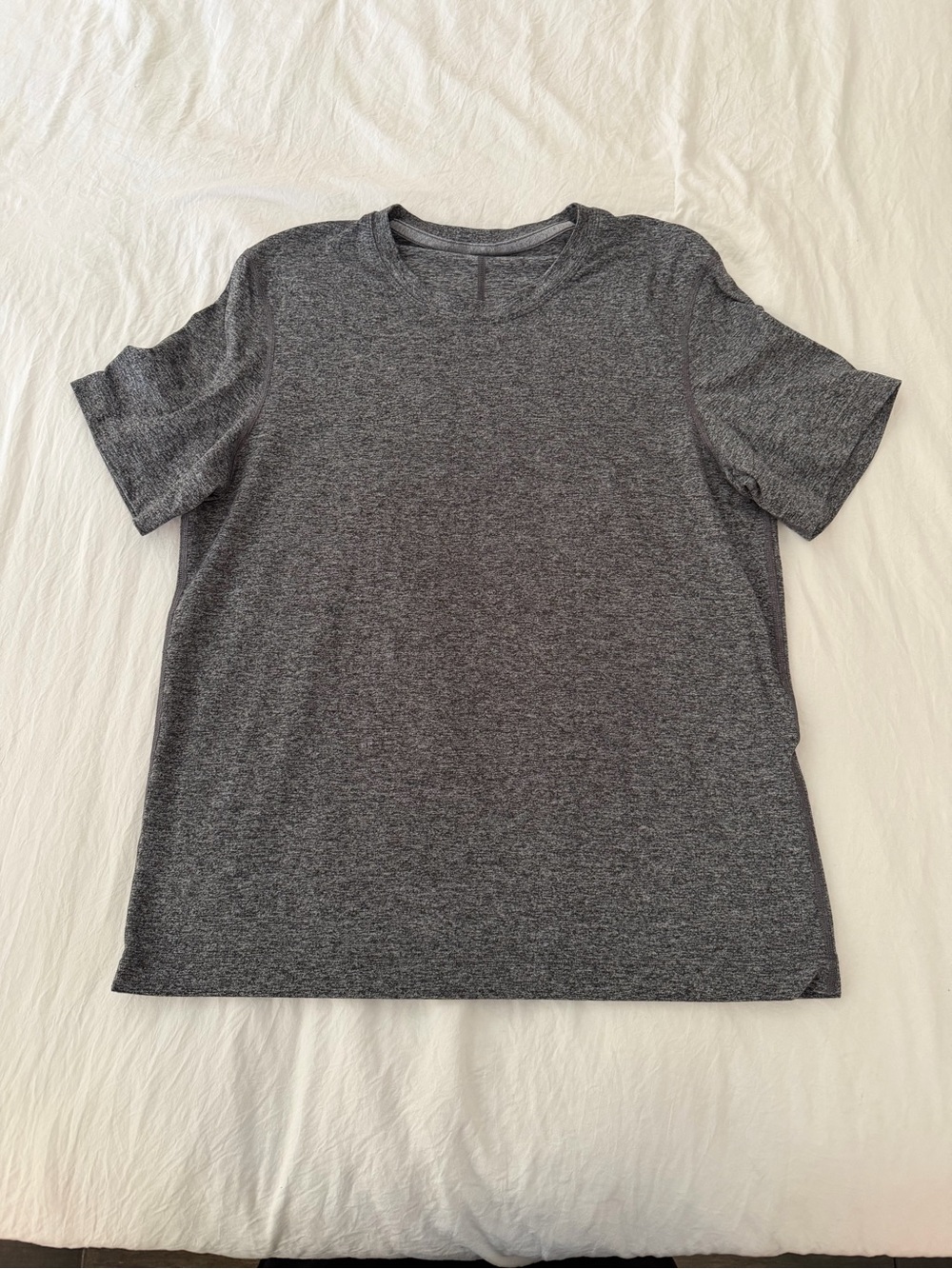 lululemon athletica Men’s Heathered Charcoal Gray Tech Tee